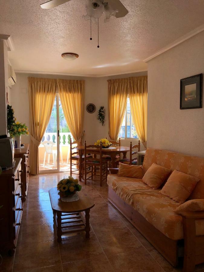 Sunny Appartment In The Center Torrevieja Exterior photo